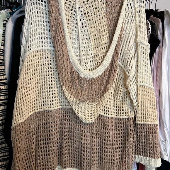 POL Cream and Black Knit Sweater - Picture 4 of 4